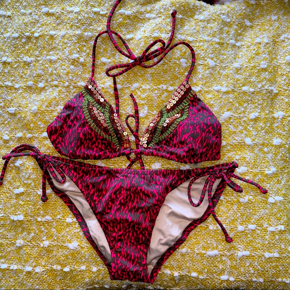 VICTORIA’S SECRET PINK BIKINI